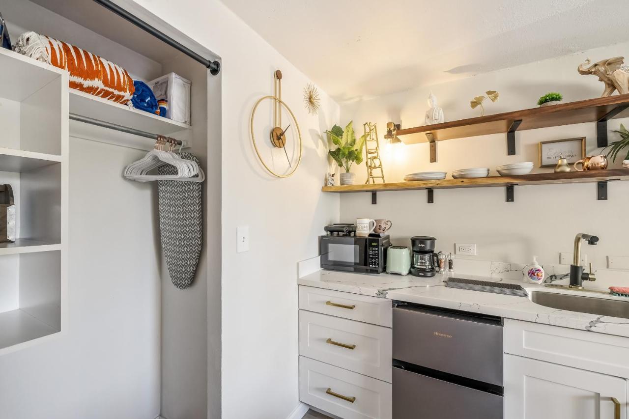 Bright & Cozy Condo Unit With Balcony! Honolulu Eksteriør billede