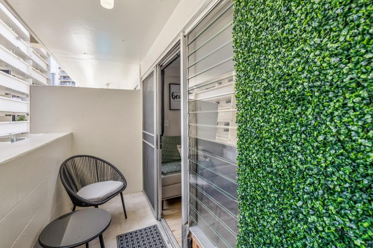 Bright & Cozy Condo Unit With Balcony! Honolulu Eksteriør billede
